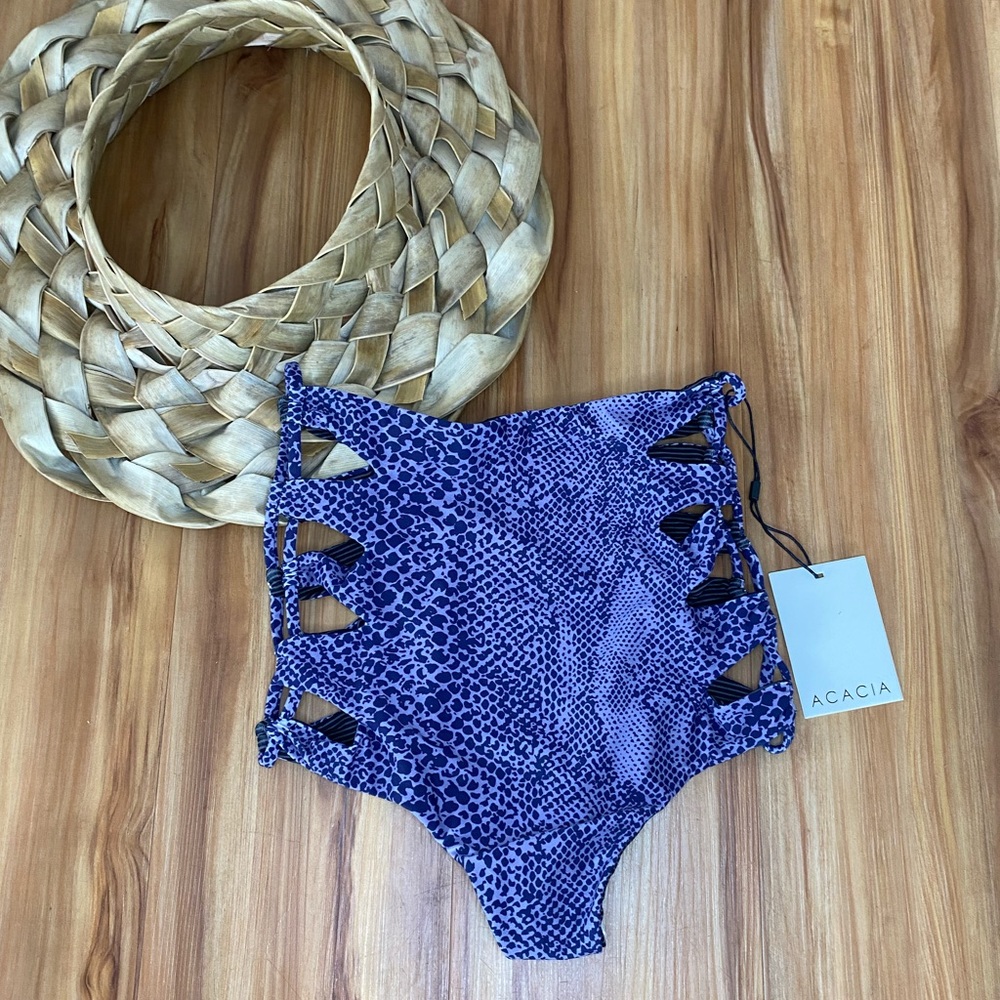 Acacia Swimwear Queens Bottom Exclusive in Samba 🖤 BNWT, size Small 🖤